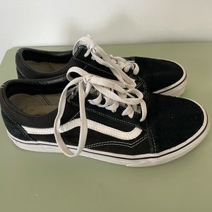 Vans Low-Top Old Skool Classic black and white - size 7.5 men, 9 women